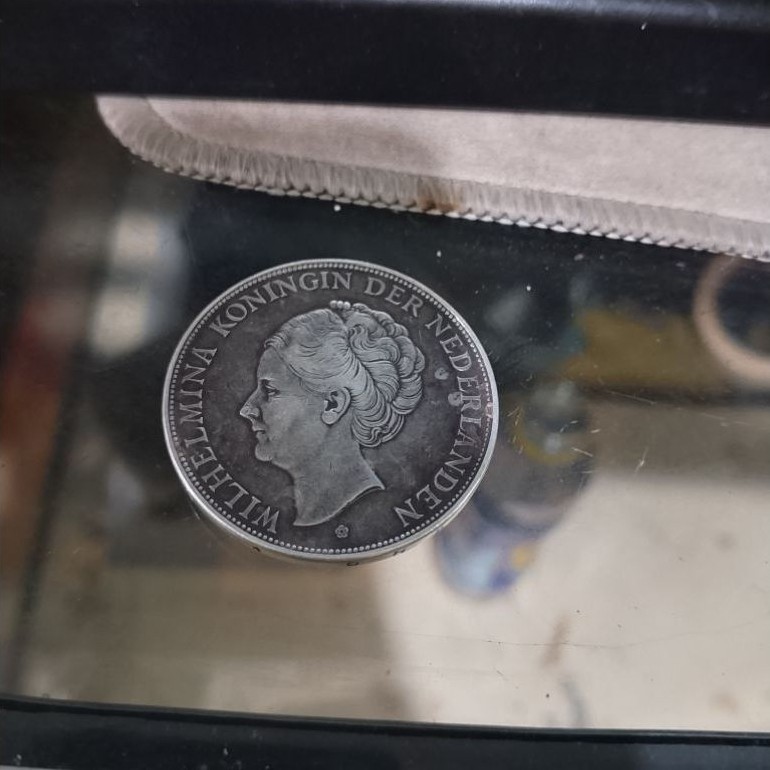 koin 2½ Gulden (2½ G) dari Kerajaan Belanda (Netherlands) tahun 1937