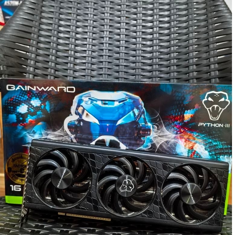 RTX 5060TI Gainward Python III 3 Fan PCB 16GB untuk PC Gaming