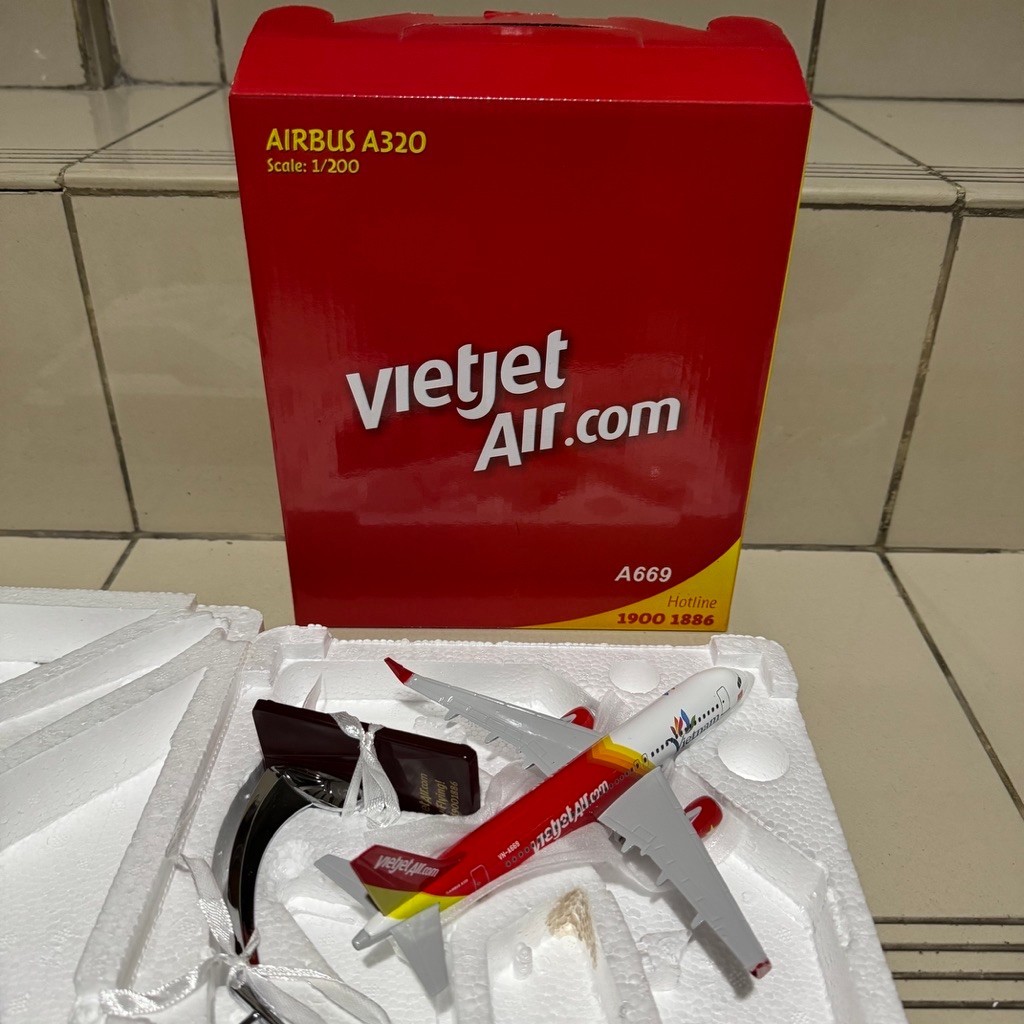 Diecast Vietjet Air Airbus A320, mainan miniatur pesawat airplane