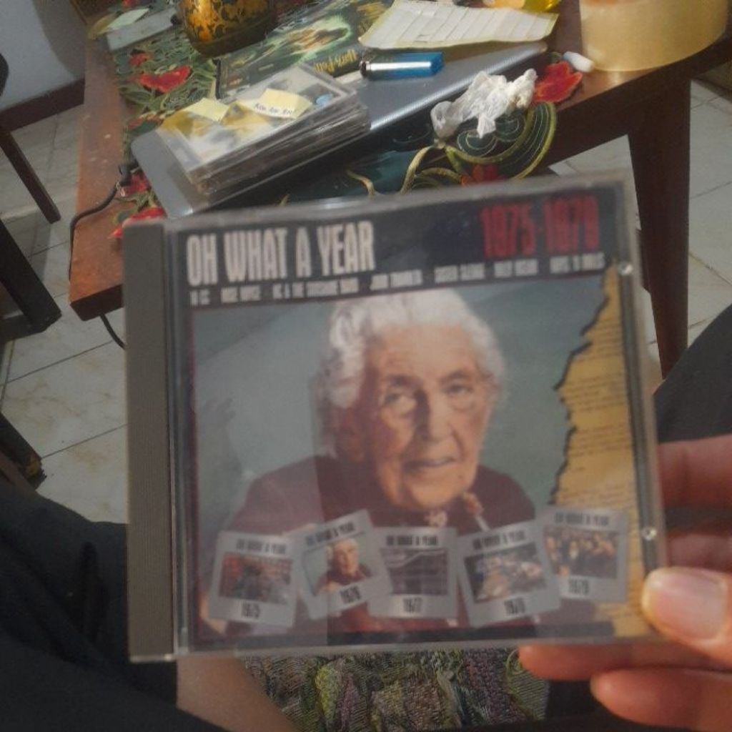 cd musik oh what a year 1975-1979 impor(R100)