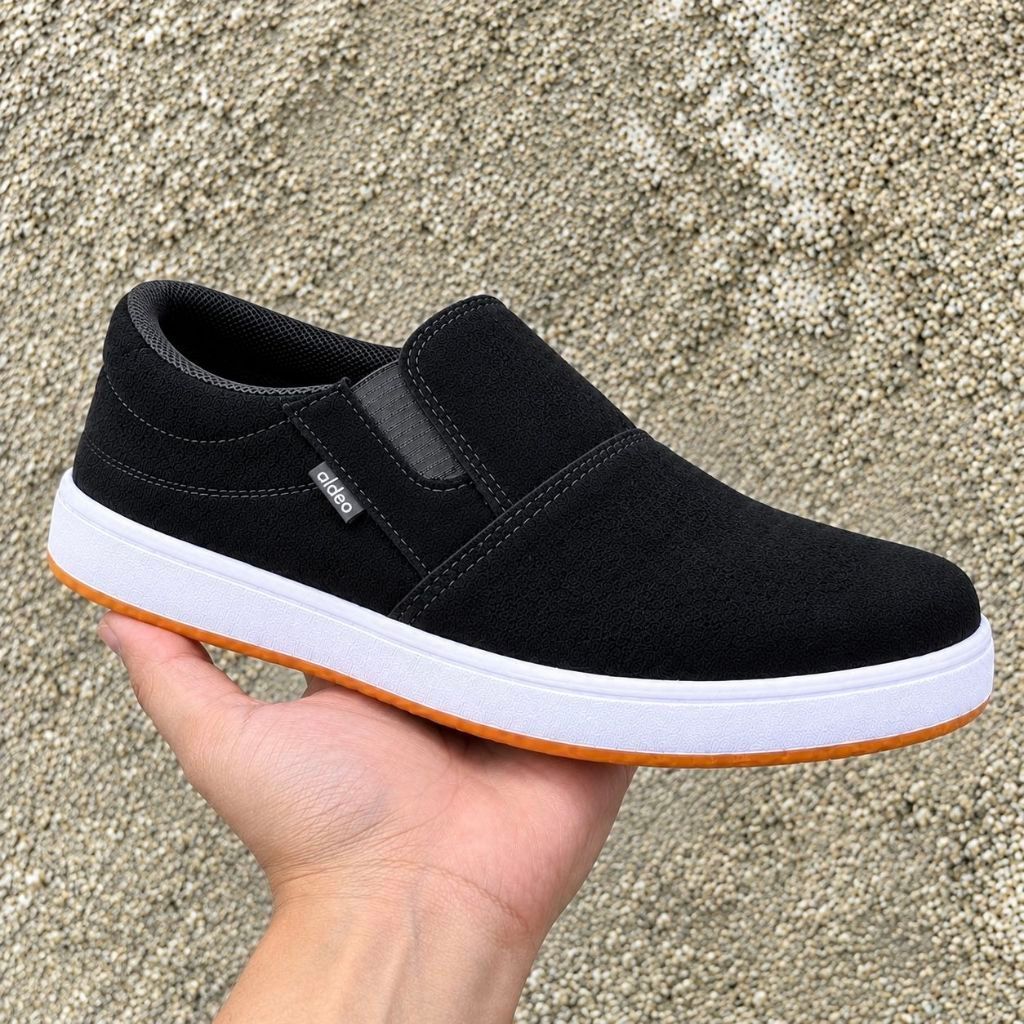 Sepatu Casual Sneakers Tanpa Tali Slip On Pria Kekinian Suede Hitam Gum untuk Kerja Gaya dan Santai