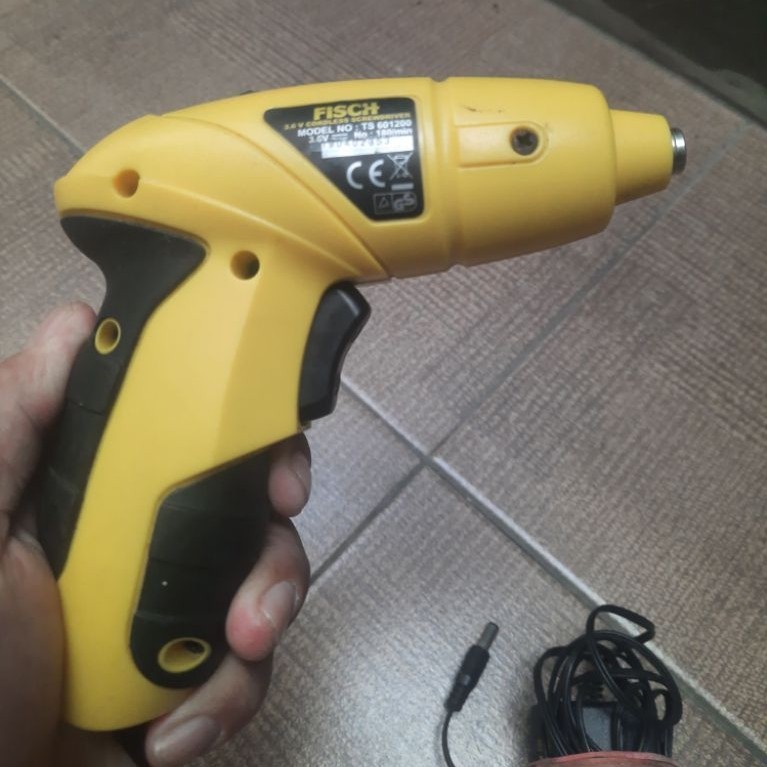 FISCH Cordless Screwdriver Ergonomic 3.6V 600mAh Bekas