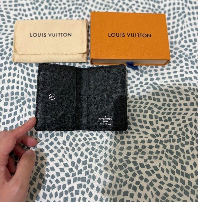 LV x Fragment card wallet