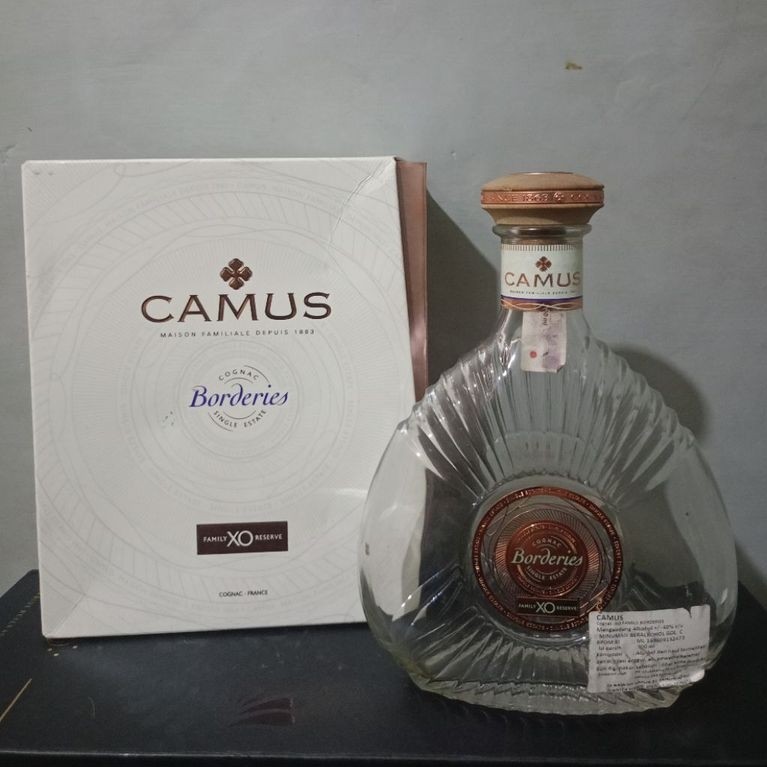botol bekas camus