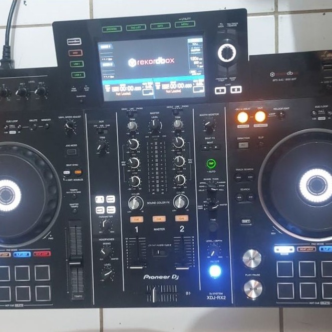 DJ Pioneer XDJ-RX2 controller second