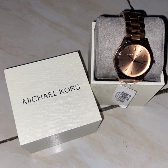 Michael Kors Runway MK3197 Rose Gold Dial Rose Gold Stainless Steel Strap