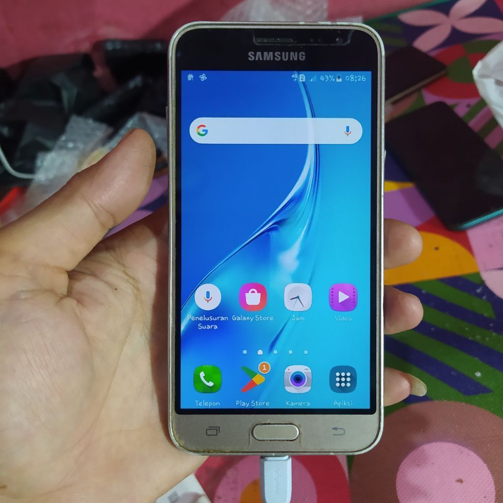 samsung j3 2016 siap pakai lcd original AMOLED bening tidak ada tutup belakang
