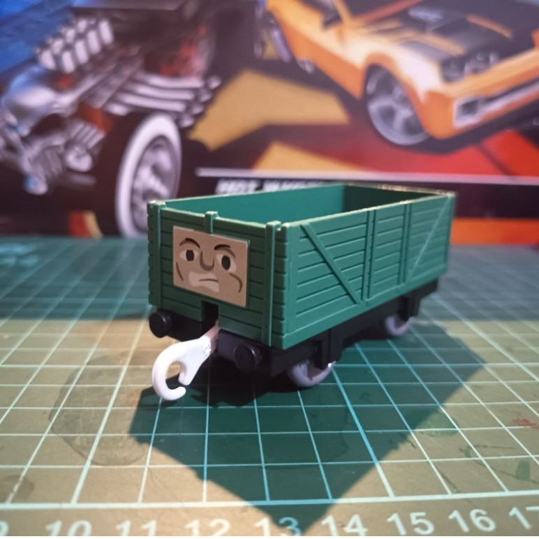 TOMY Green Troublesome Truck Thomas Train Thomas Tank