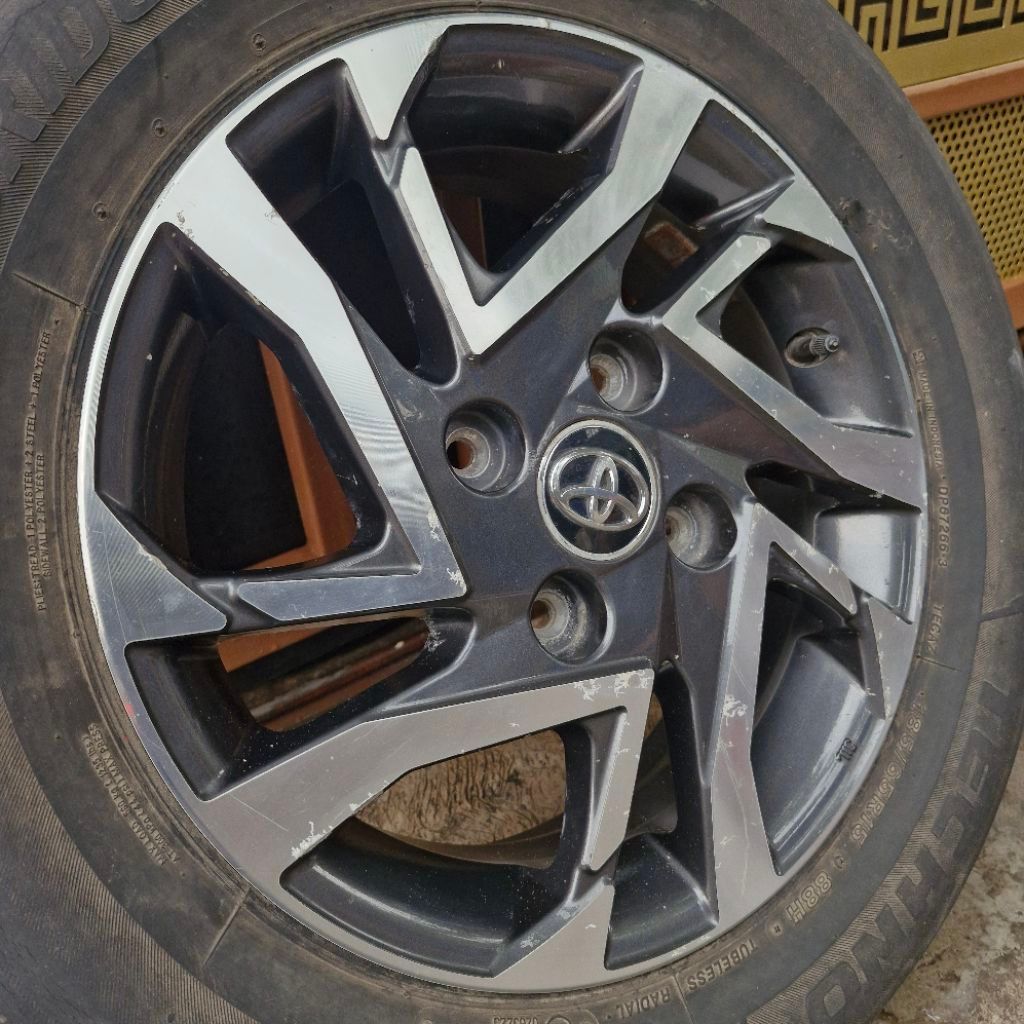 Velg 15 inchi avanza veloz original