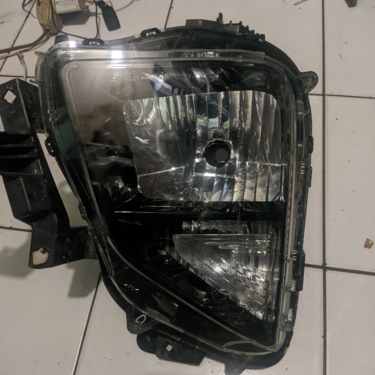 lampu depan Mitsubishi xpander ultimate 2018 original