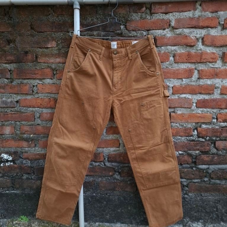 GAP double knee