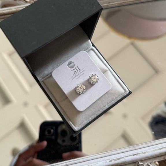 ANTING MOISSANITE