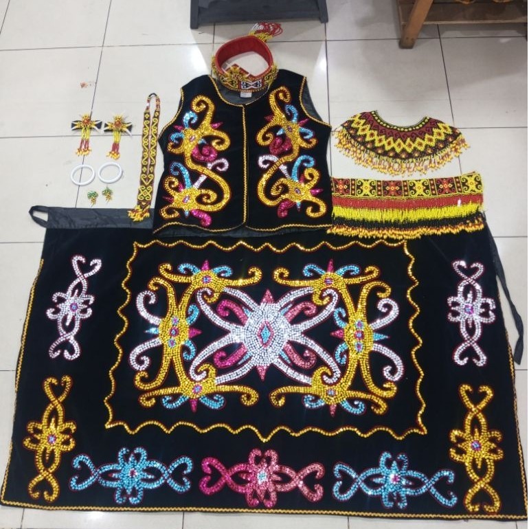 Baju Adat Dayak Kalimantan//Set Baju Adat Dayak Kalimantan