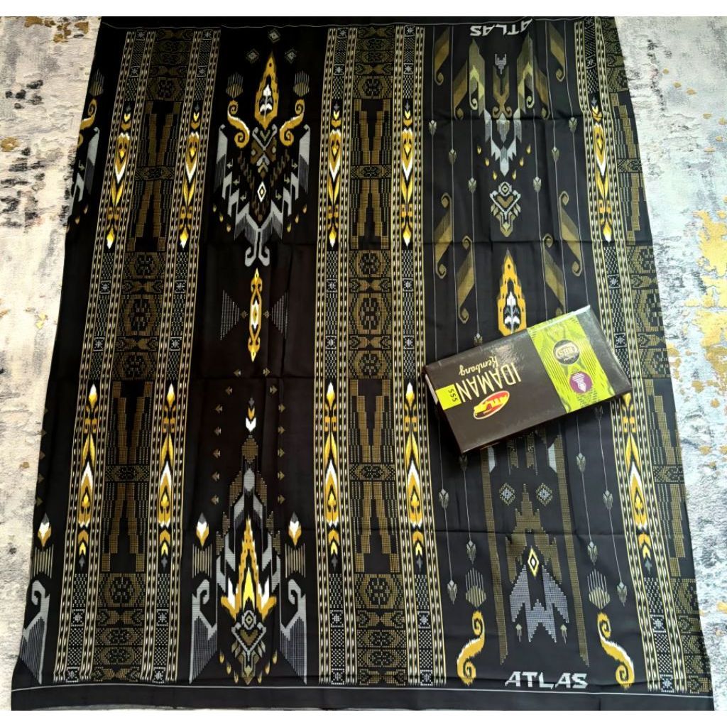Sarung ATLAS IDAMAN Kembang, Motif BHS SGE, Hitam Emas, Bisa Seragam