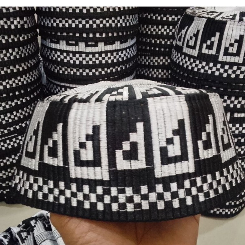 Peci Aceh Meketop Hitam & Putih