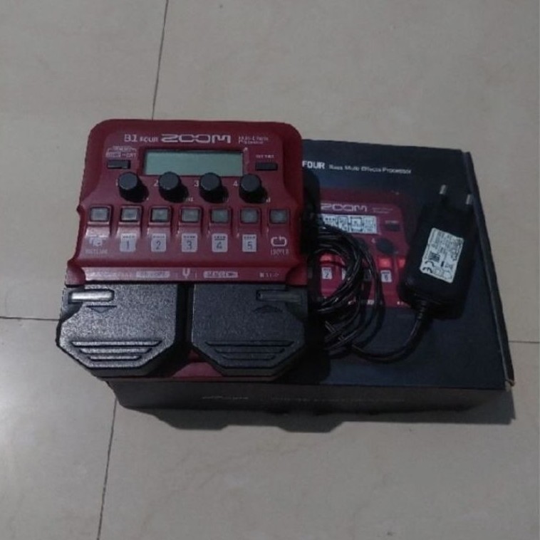 efek bass zoom b1 four