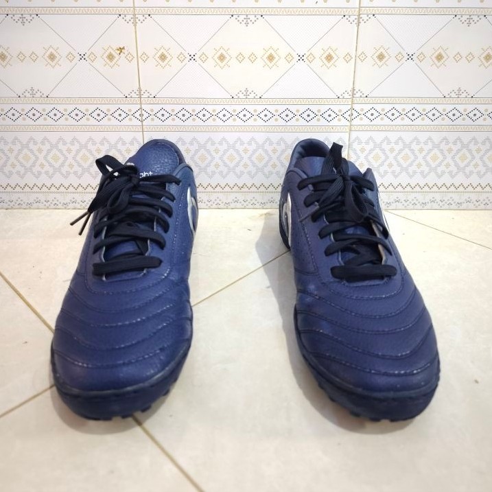 sepatu futsal size 47