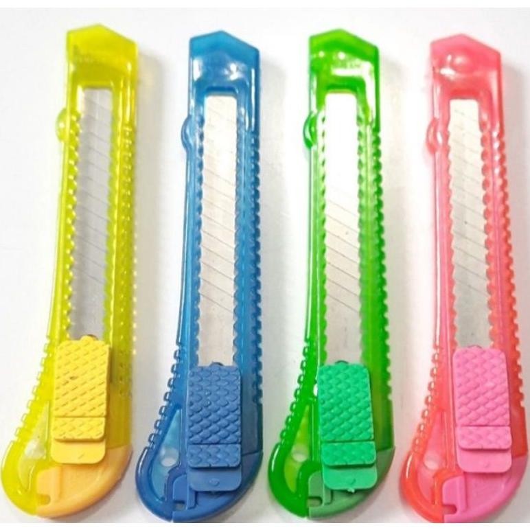 

Promo Pisau Cutter Besar Bening Isi 12 Pcs Promo