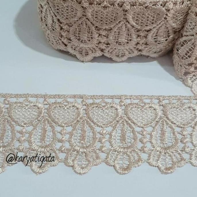 

#####] (52976) Renda Giper / Gyper Lebar 5.5 cm - Coklat Susu (15 Yard)