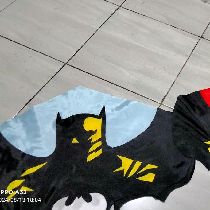 layangan kain motif Batman
