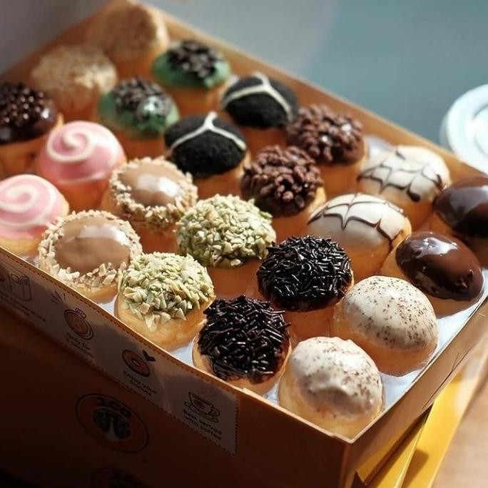 J CO Donat/ JCO Donut / J CO Donut / J POPS Mini - Dozen