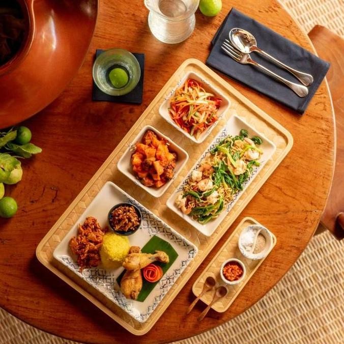 Salad Plate / Piring Salad Jenggala Batik Kawung 23 x 11 x 2 cm Putih