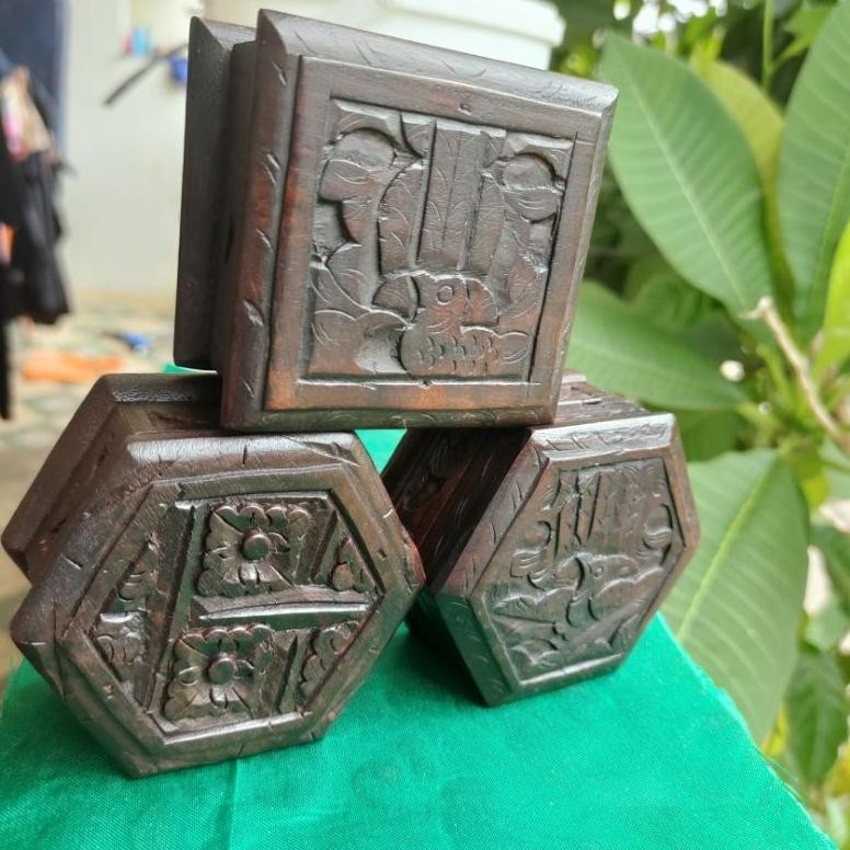 Kotak Kayu Ukir Perhiasan Ukuran 9x8cm Kotak Cincin Kotak Kalung Kerajinan Tangan Khas Bali