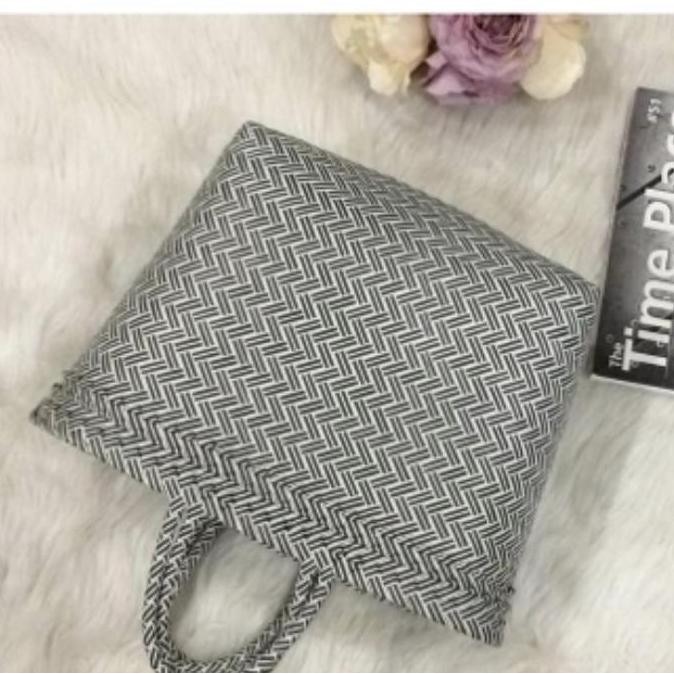 

DB65 >> Tas mono plastik tebal warna hitam putih size s