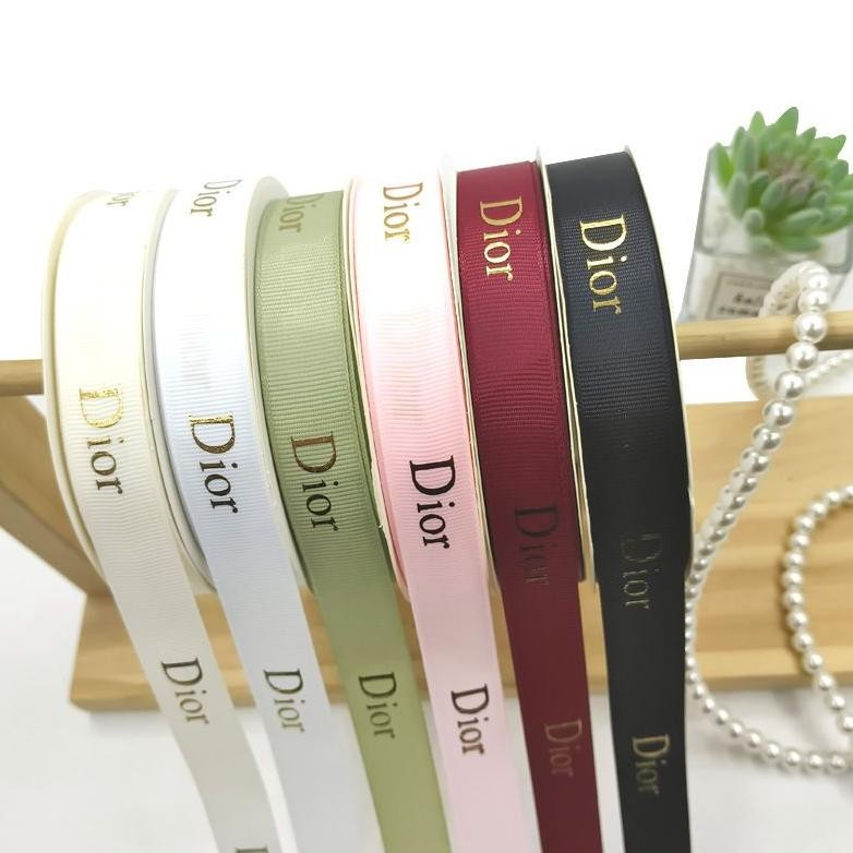 

Ready_Stock_Cod [1Rol 35Yard] Pita Per Roll 2Cm / Pita Satin / Pita Kado / Pita Bucket Dior Or42