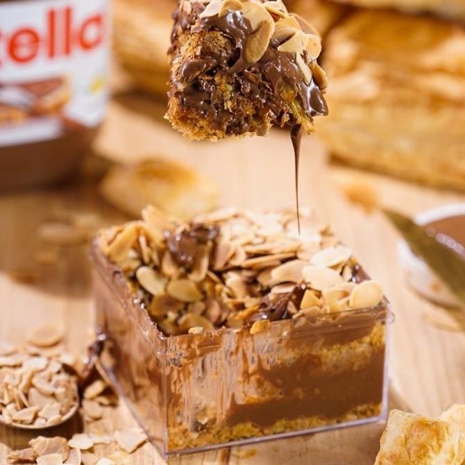 

Nutella Layer Pastry Box