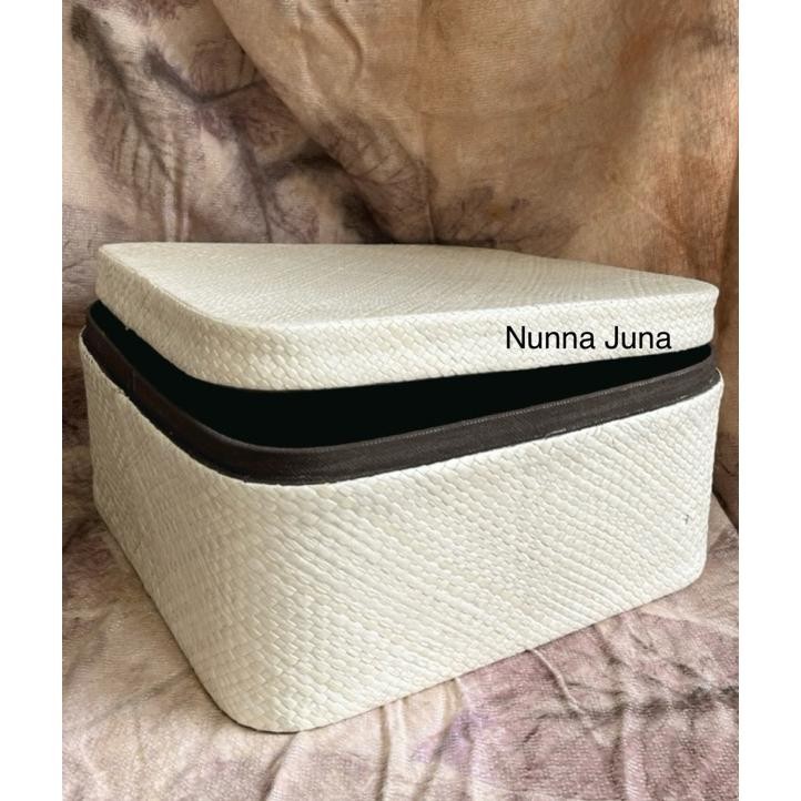 

Box Pandan 25 Cm X 25 Cm Hidden Seserahan Kotak Hampers