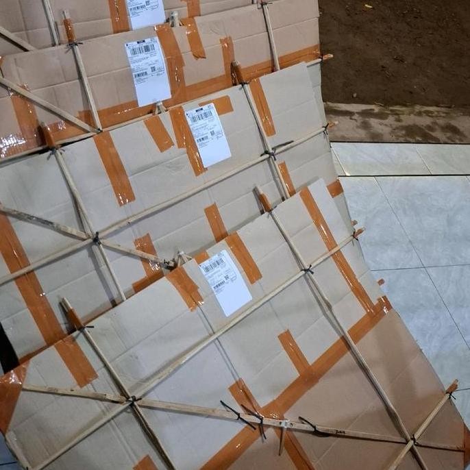 (Good) LAYANGAN RAM RAMAN 1 meter + sendaren sudah tes terbang