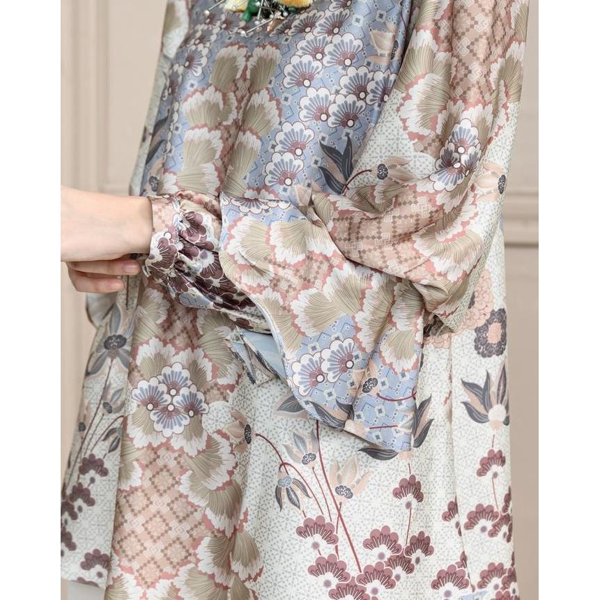 (Good) Emily Blouse in Rosy Peach - Wearing Klamby