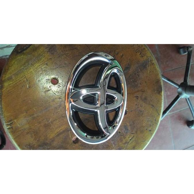 emblem grill innova 2011 sampai innova 2015 ori