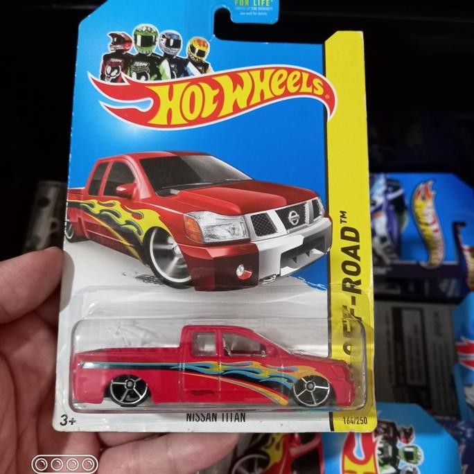 Hotwheels Nissan Titan Merah Kmart