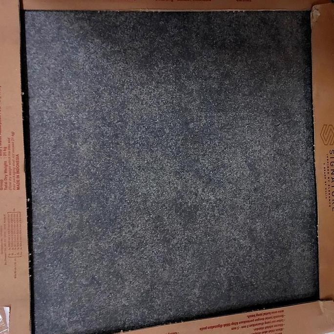 KERAMIK 50X50 ABU MATT MULIA EVEREST NERO N EVEREST SAND