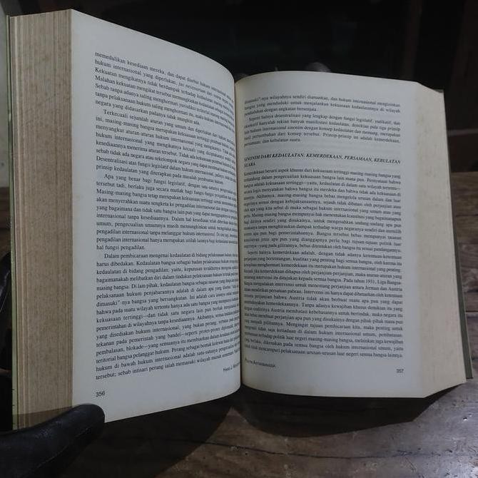 Politik AntarBangsa - Hans J Morgenthau Original