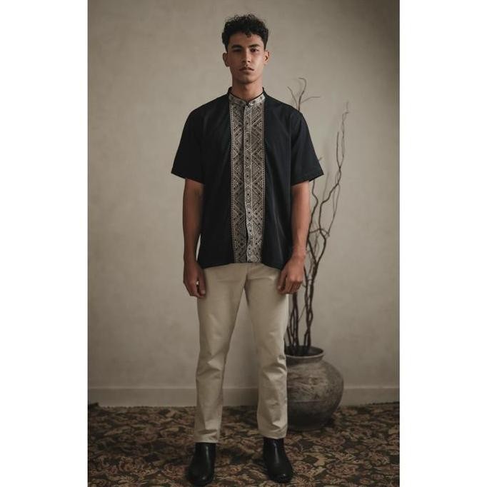 Larusso Kemeja Koko Bordir Lengan Pendek Pria  - Navy Blue