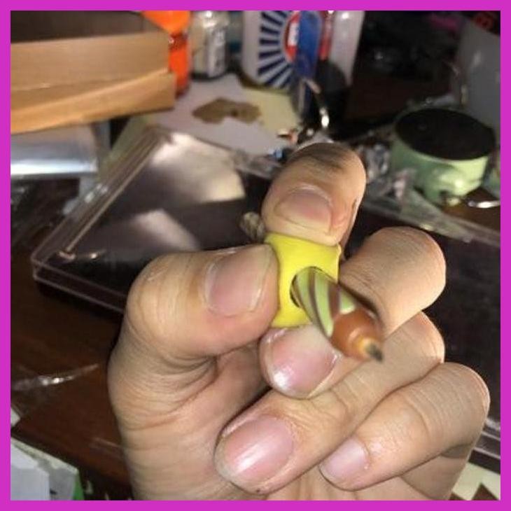 (SEKOLAH) PENSIL KARET BELAJAR MENULIS SISA EXPORT ( GAMBAR ULAR)  WH SMITH ISI 4 KARET DAN 2  PENSI