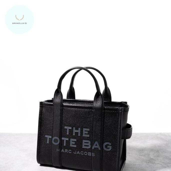 Marc Jacobs Small Traveler Tote Bag Leather