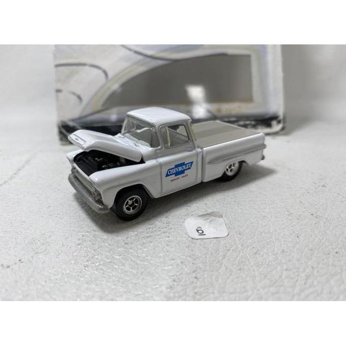 HOT WHEELS HOTWHEELS 100% CUSTOM CLASSICS MAGAZINE '59 CHEVY APACHE WHITE S2025