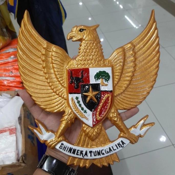 lambang garuda patung garuda pancasila