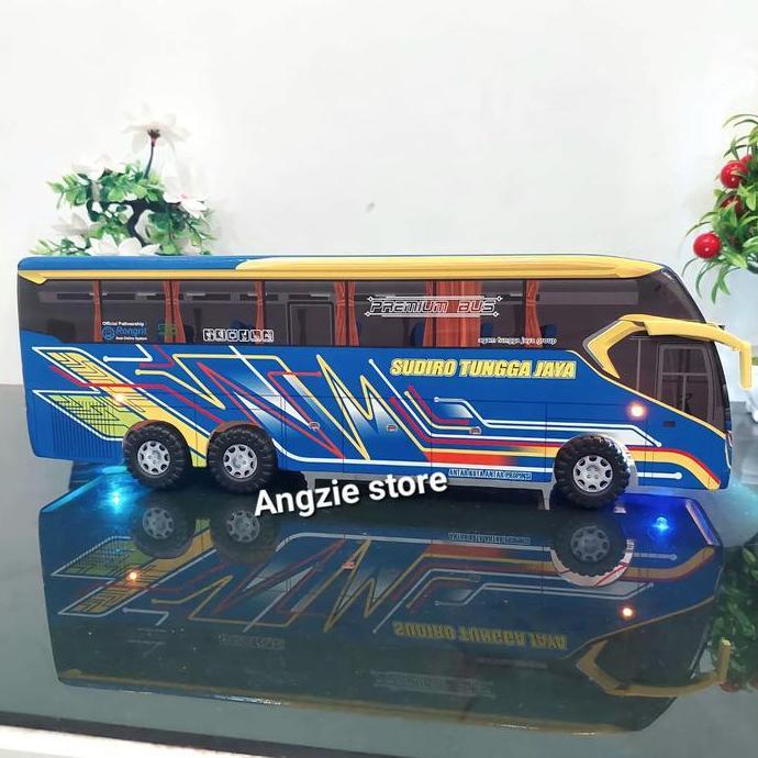 Miniatur bus bis Sudiro Tungga Jaya STJ Draka