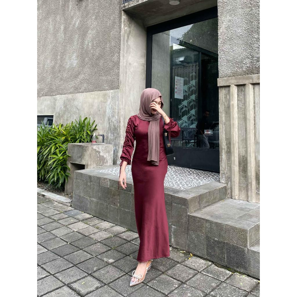 DRESS DARLA SILK SATIN SERUT LONG DRESS SATIN SERUT DRESS