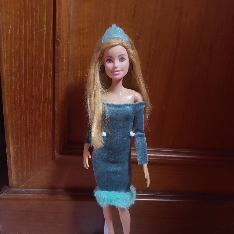 Barbie preloved + standing