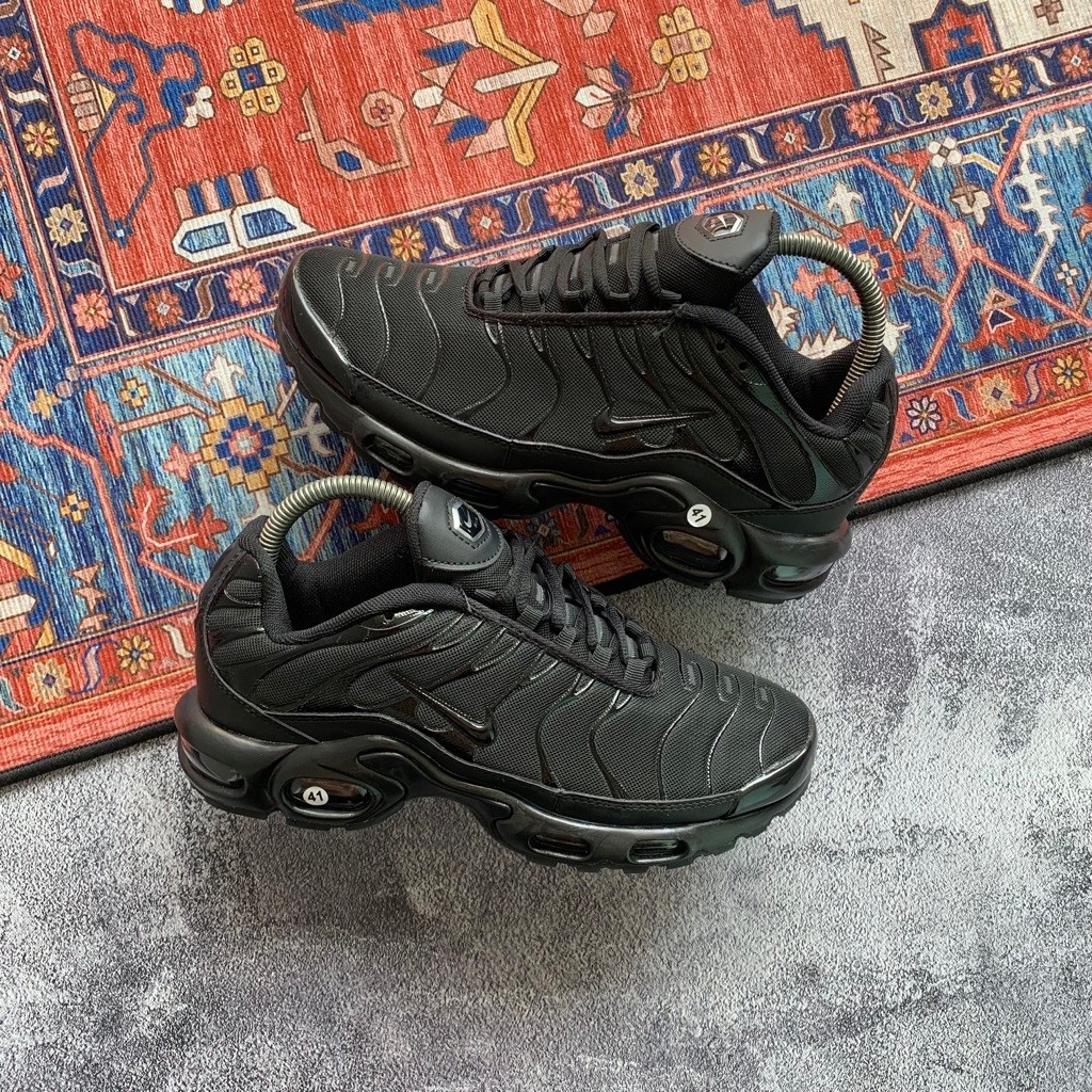 [Size 41] Rare Nike Air Max TN Plus ‘Triple Black’ (604133-050) Second Kondisi Mulus Nominus. Harga 