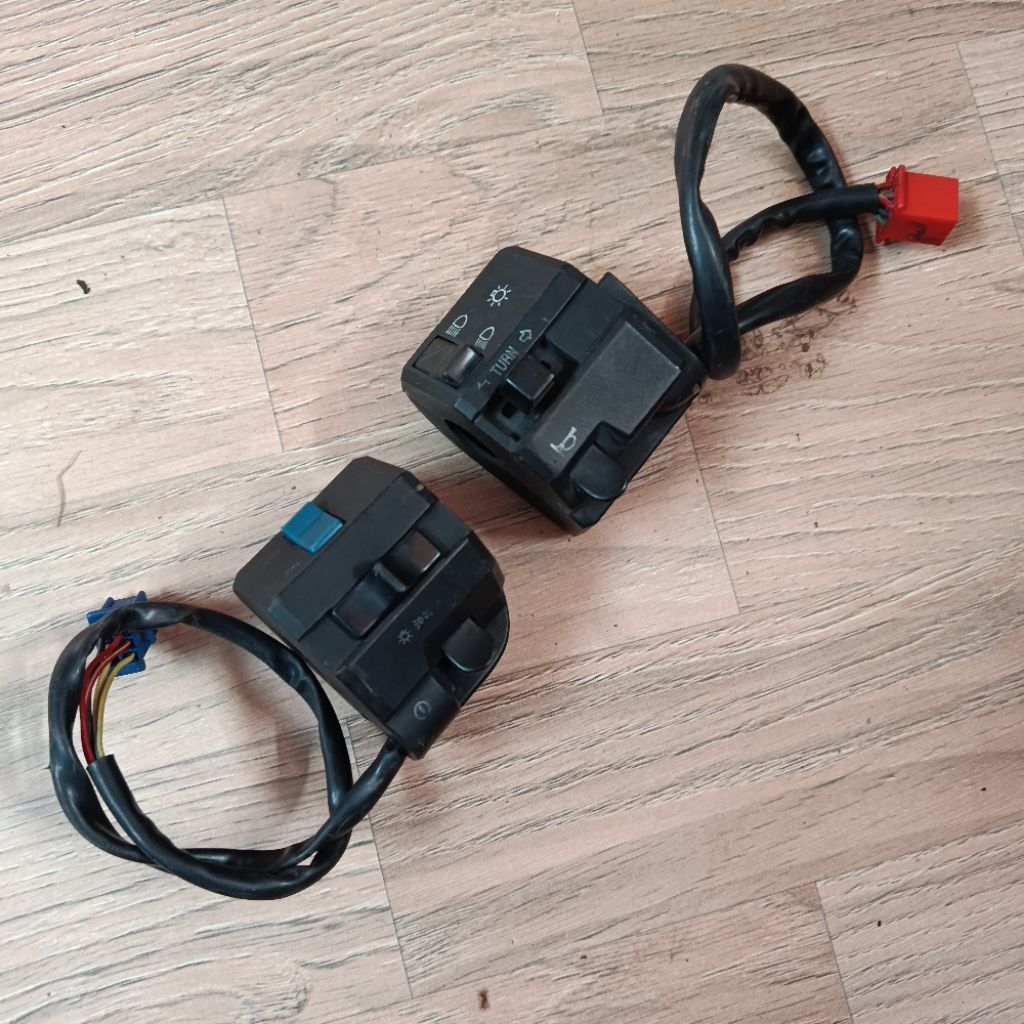 saklar horder set kanan/kiri BAJAJ 125 XCD, BAJAJ PULSAR 125 XCD original