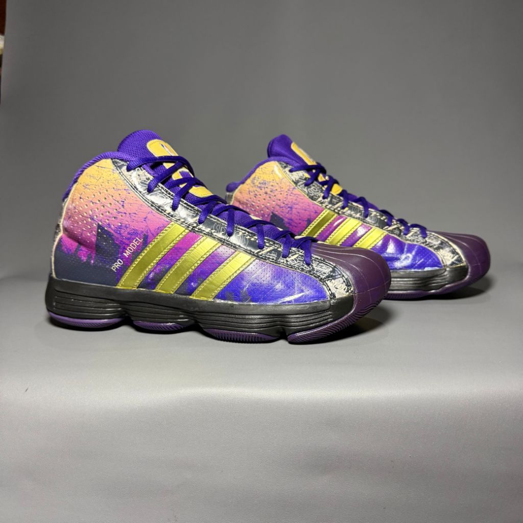 Sepatu basket second vintage . Size 44 insol 28 cm