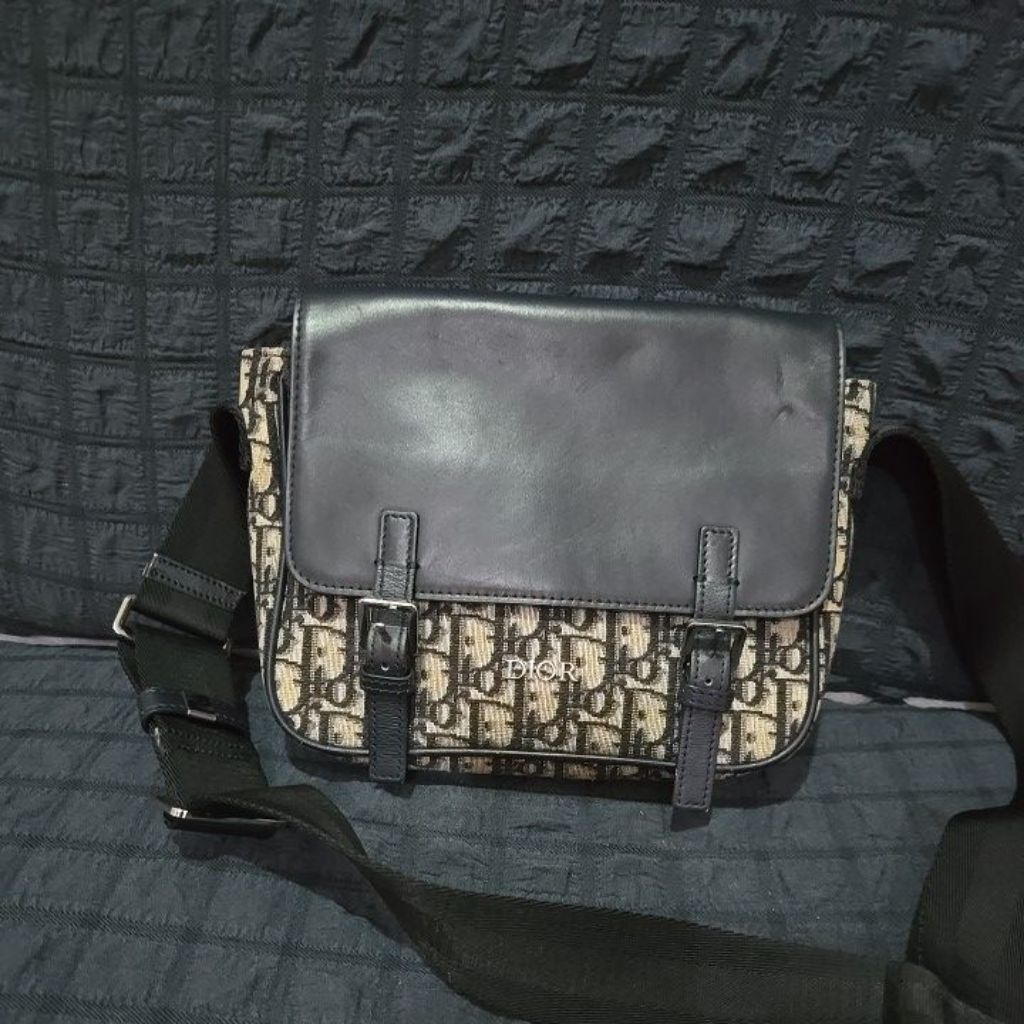TAS CD OBLIQUE CANVAS MESSENGER MINI BAG PRELOVED