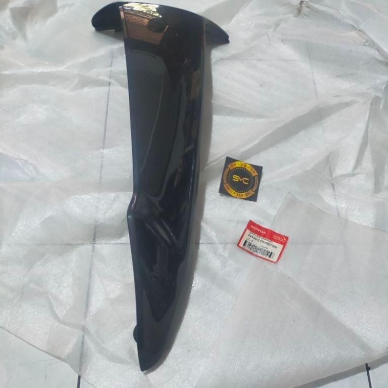 64430-KPH-880FMB sayap luar kanan kharisma hitam ORI AHM